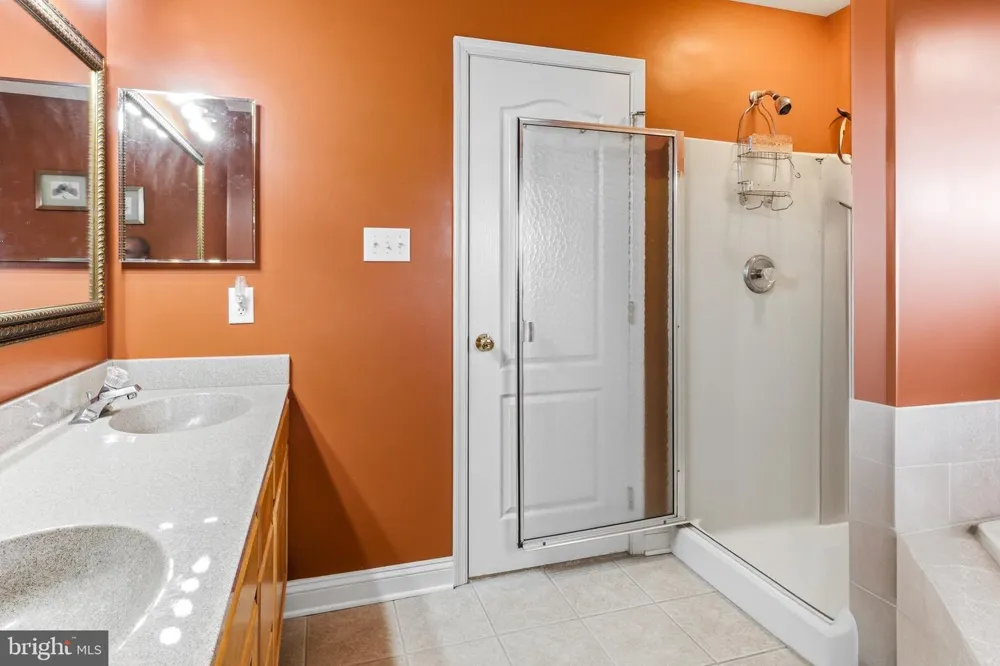 15 VALLEY FORGE DRIVE Woolwich Township, NJ 08085