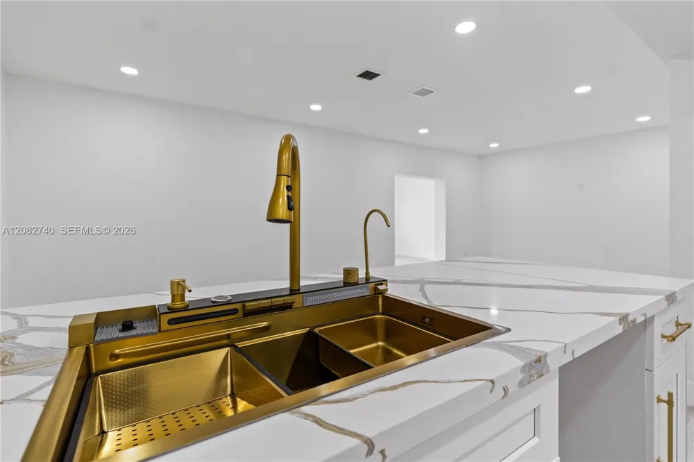 1274 NW 55th Ter Miami, FL 33142