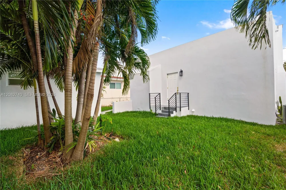 1274 NW 55th Ter Miami, FL 33142