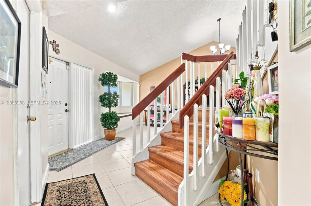18209 NW 61st Ct Hialeah, FL 33015
