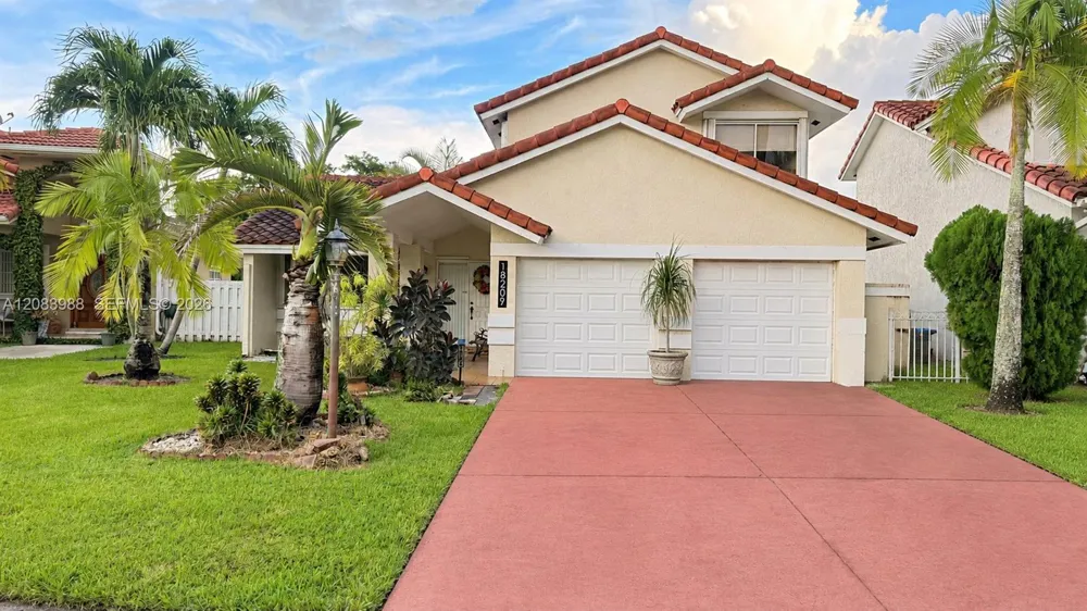 18209 NW 61st Ct Hialeah, FL 33015