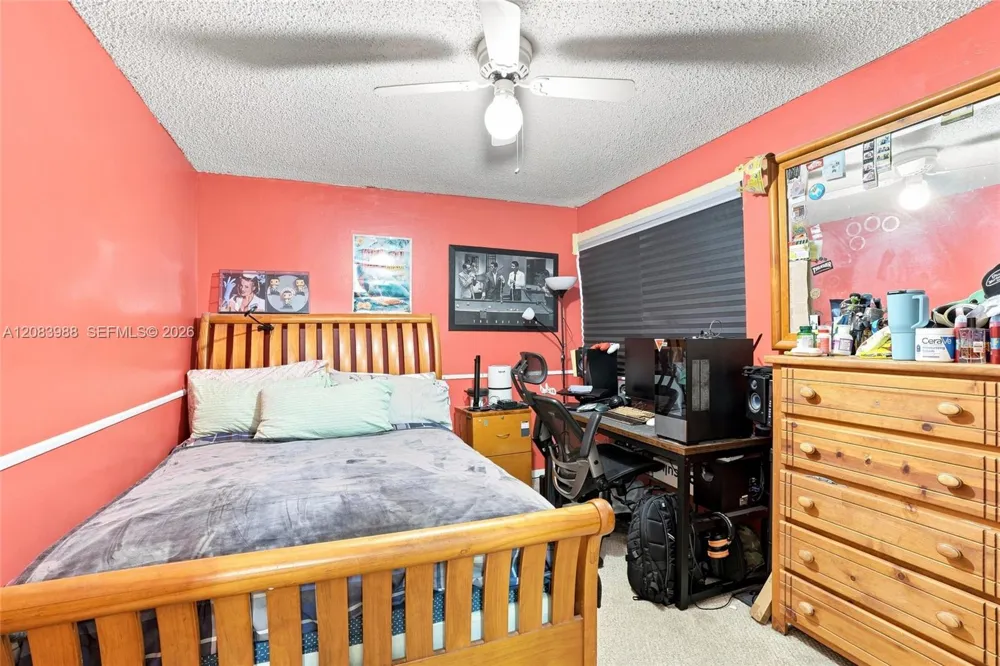 18209 NW 61st Ct Hialeah, FL 33015