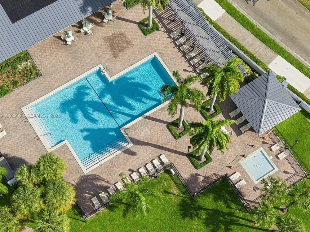 18209 NW 61st Ct Hialeah, FL 33015