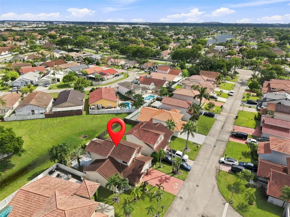 18209 NW 61st Ct Hialeah, FL 33015