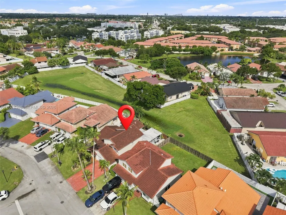18209 NW 61st Ct Hialeah, FL 33015