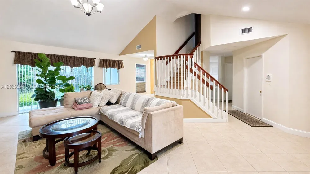 18209 NW 61st Ct Hialeah, FL 33015