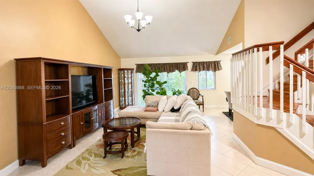 18209 NW 61st Ct Hialeah, FL 33015