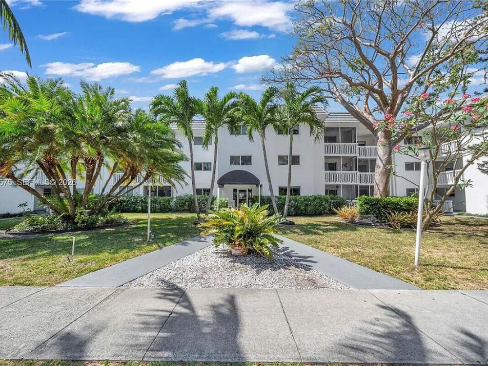 200 Galen Drive #308 Key Biscayne, FL 33149