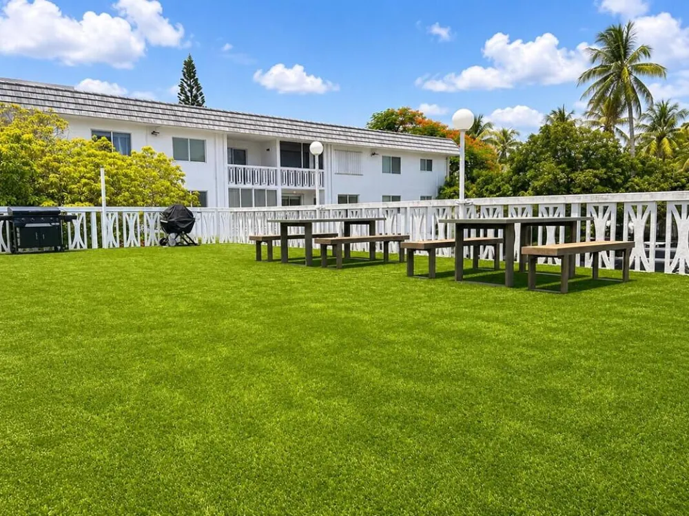 200 Galen Drive #308 Key Biscayne, FL 33149