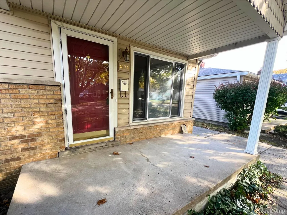 4171 Weddell Street Dearborn Heights City, MI 48125