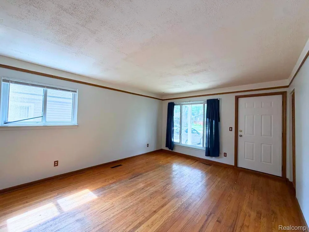 4171 Weddell Street Dearborn Heights City, MI 48125