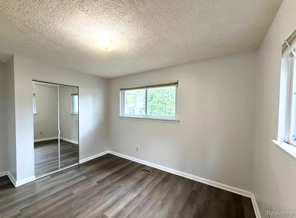 4171 Weddell Street Dearborn Heights City, MI 48125