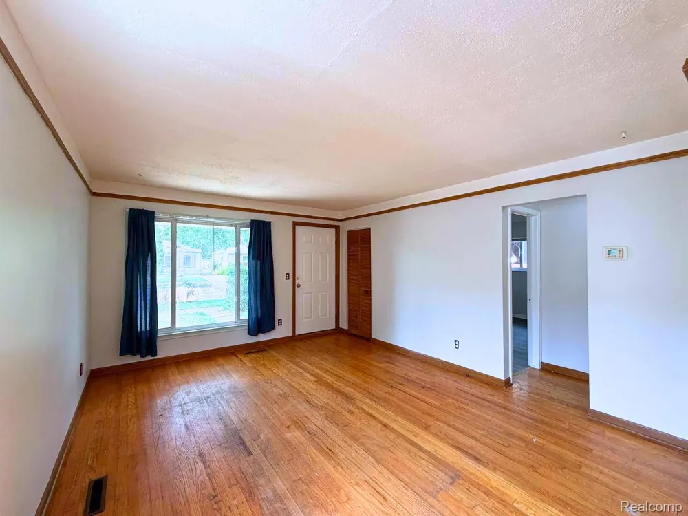 4171 Weddell Street Dearborn Heights City, MI 48125