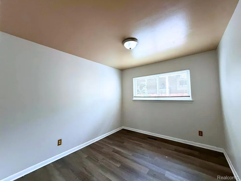 4171 Weddell Street Dearborn Heights City, MI 48125