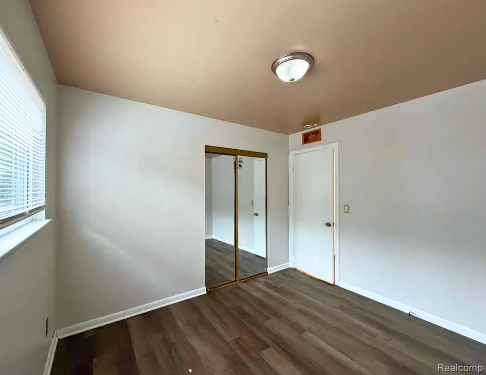 4171 Weddell Street Dearborn Heights City, MI 48125