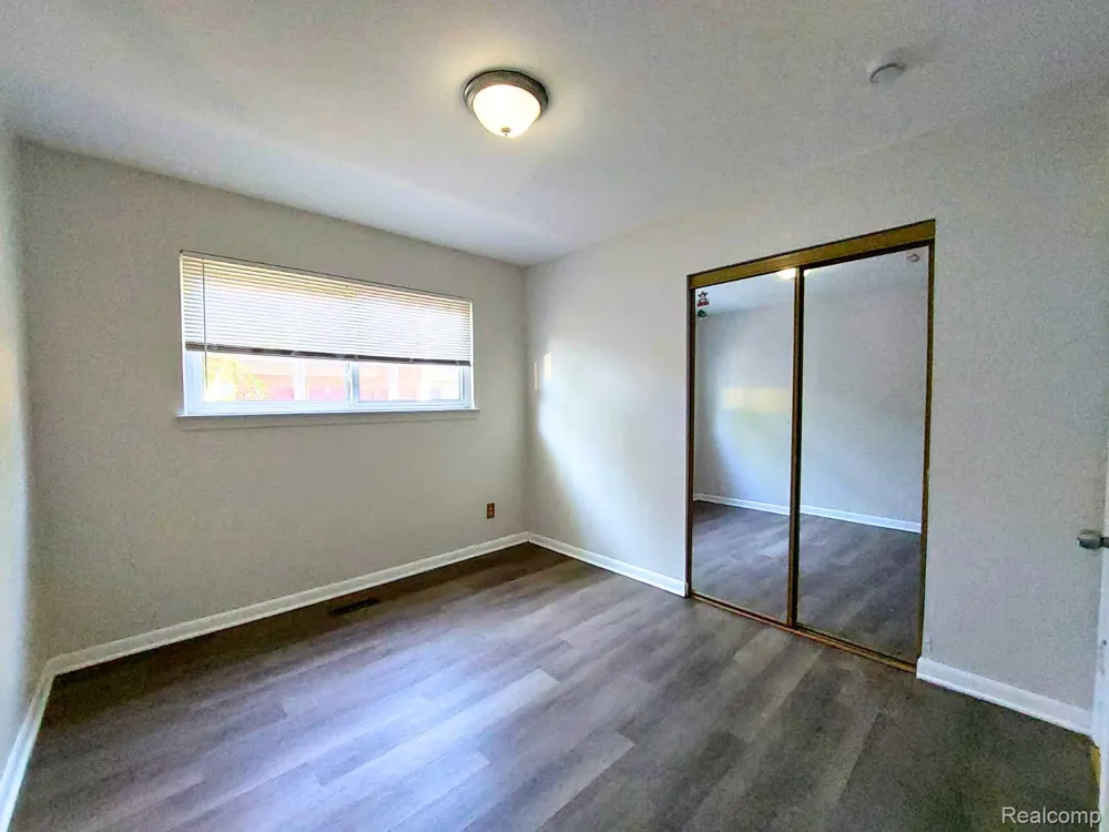 4171 Weddell Street Dearborn Heights City, MI 48125