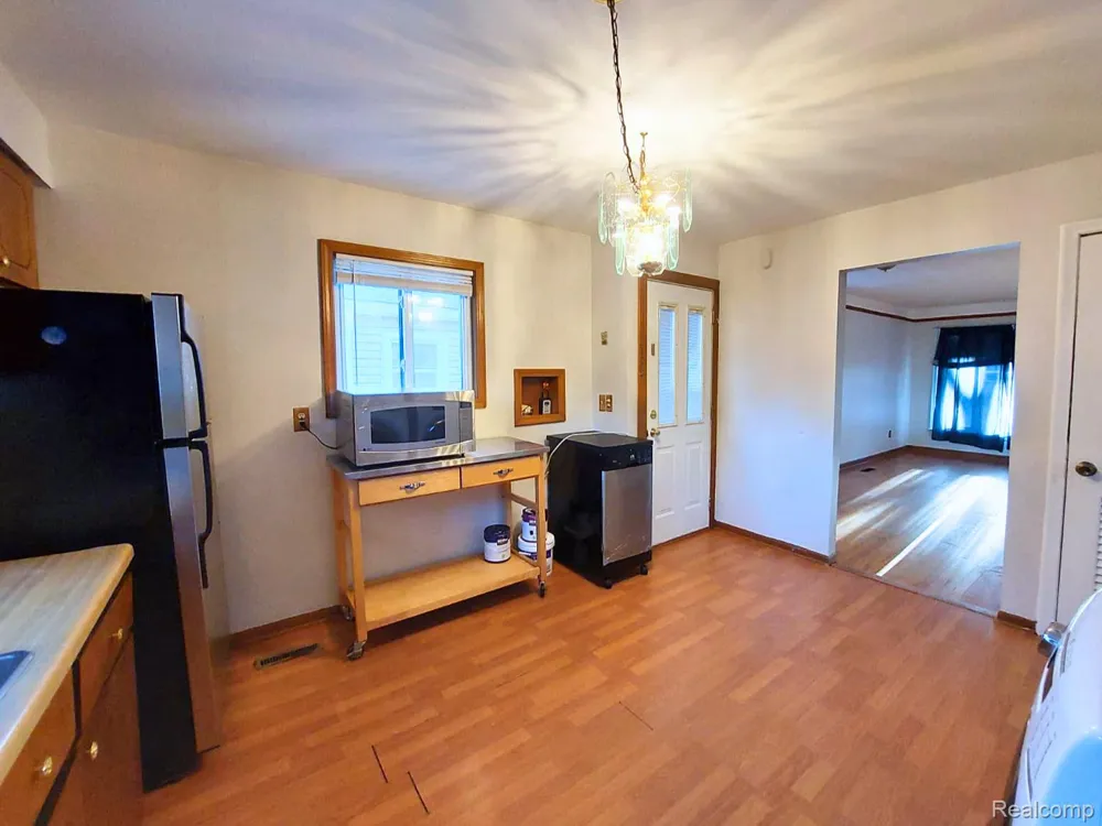 4171 Weddell Street Dearborn Heights City, MI 48125