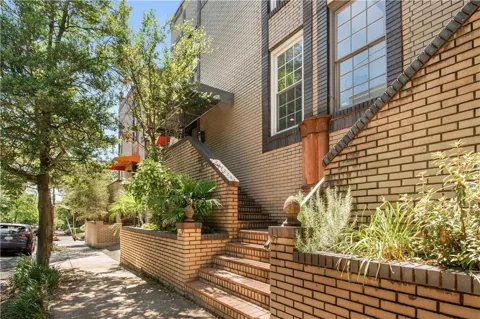 197 5th Street NE