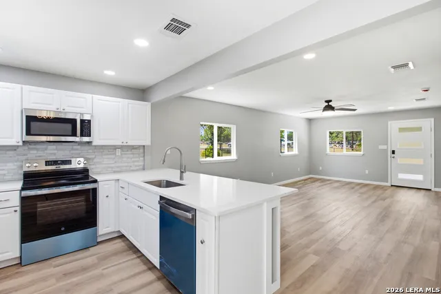 1506 SYCAMORE ST Bandera, TX 78003