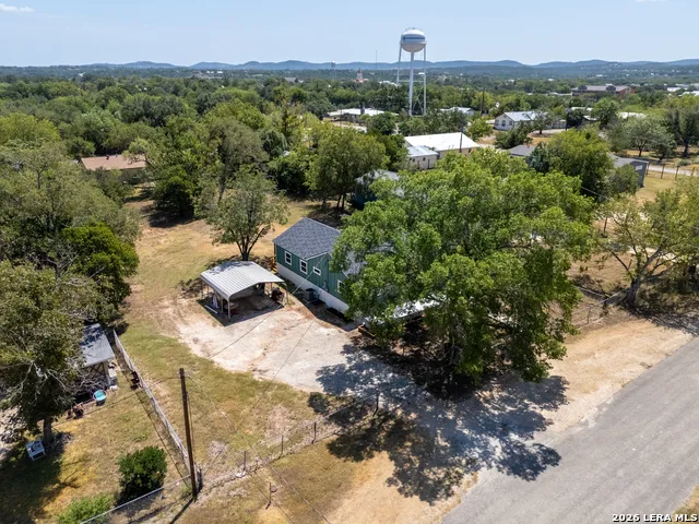 1506 SYCAMORE ST Bandera, TX 78003