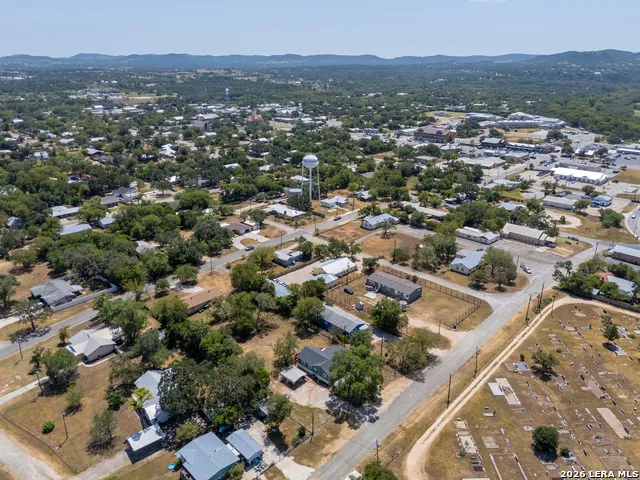 1506 SYCAMORE ST Bandera, TX 78003