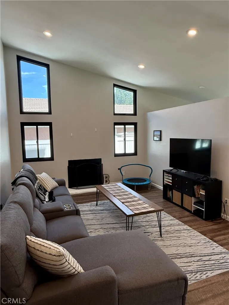1210 Country Place Redlands, CA 92374