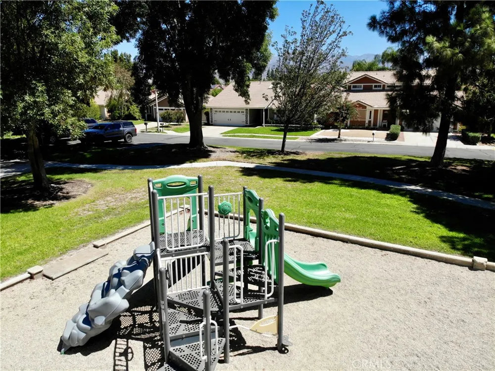 1210 Country Place Redlands, CA 92374