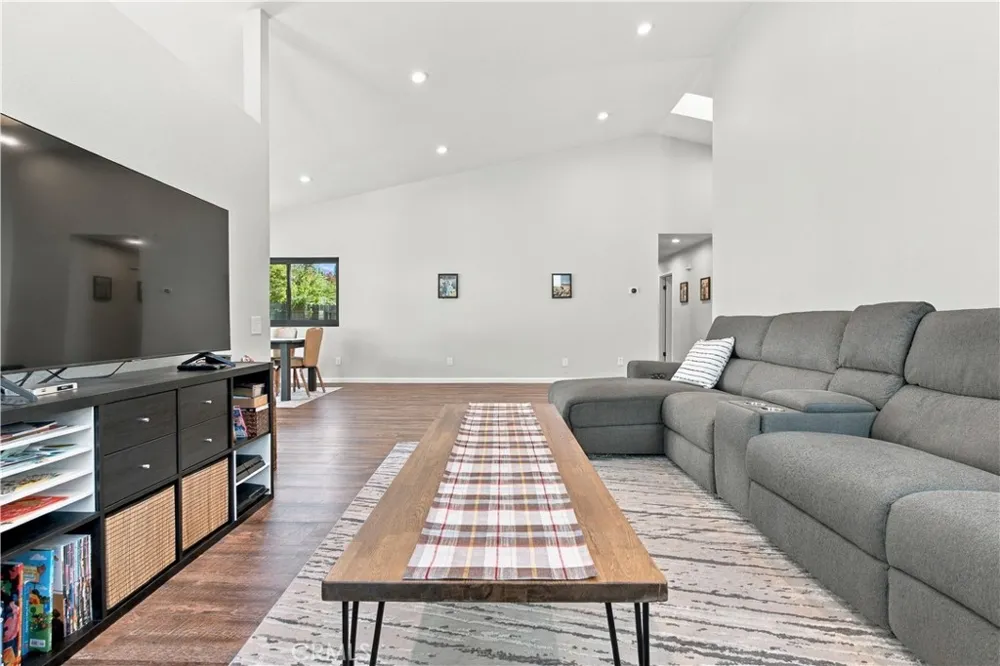 1210 Country Place Redlands, CA 92374