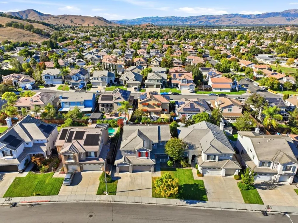 1487 Partridge Drive Gilroy, CA 95020