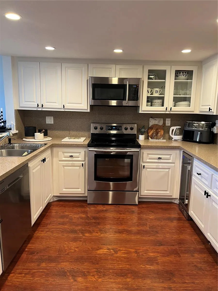 141 SW 96th Ter #305 Plantation, FL 33324