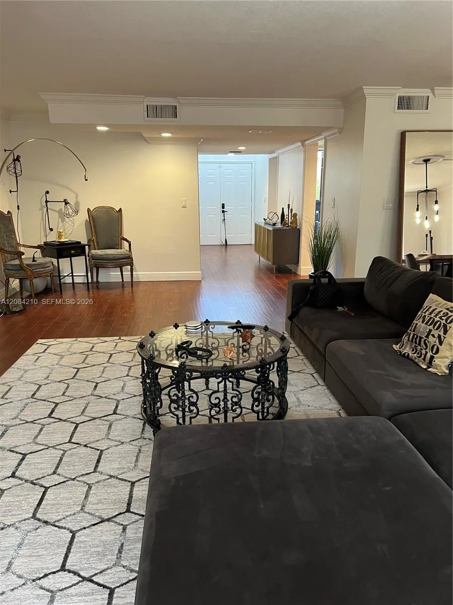 141 SW 96th Ter #305 Plantation, FL 33324