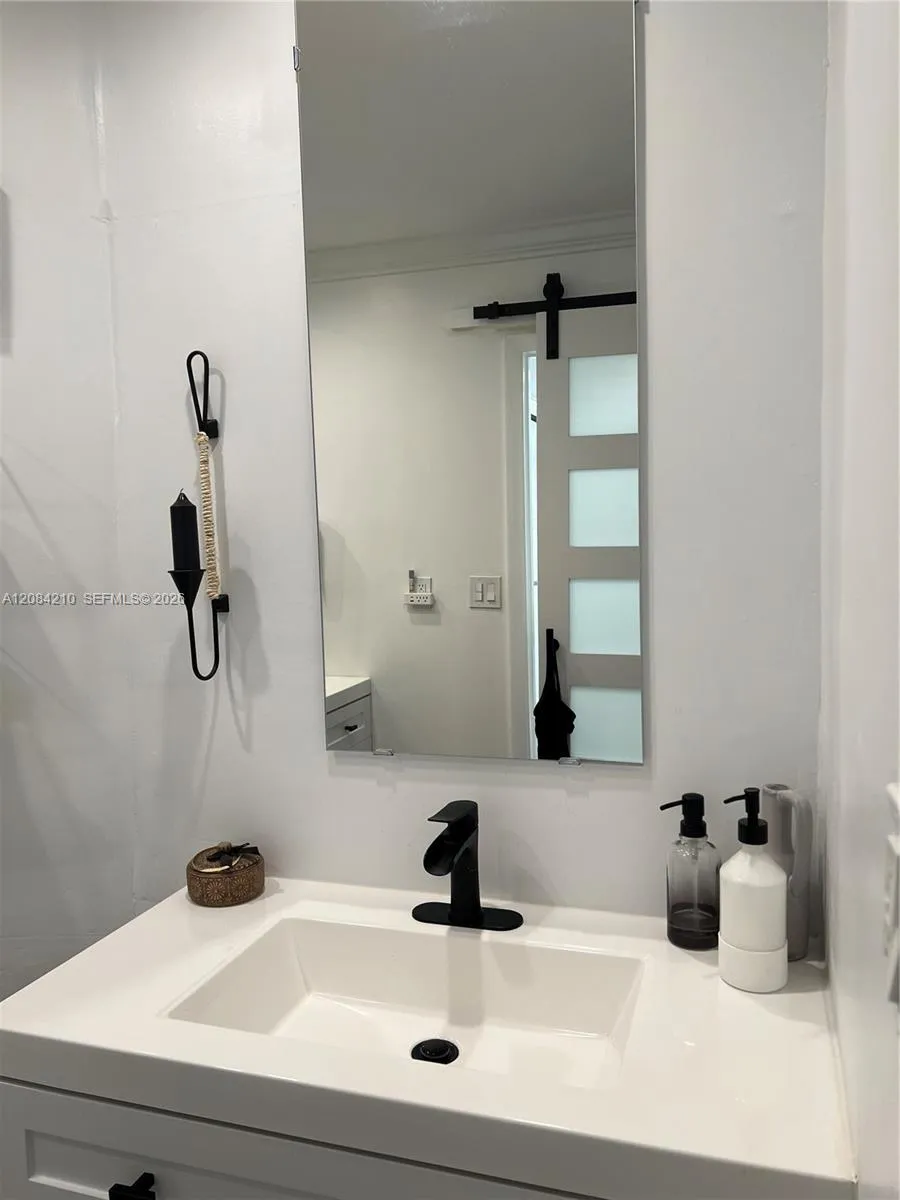 141 SW 96th Ter #305 Plantation, FL 33324