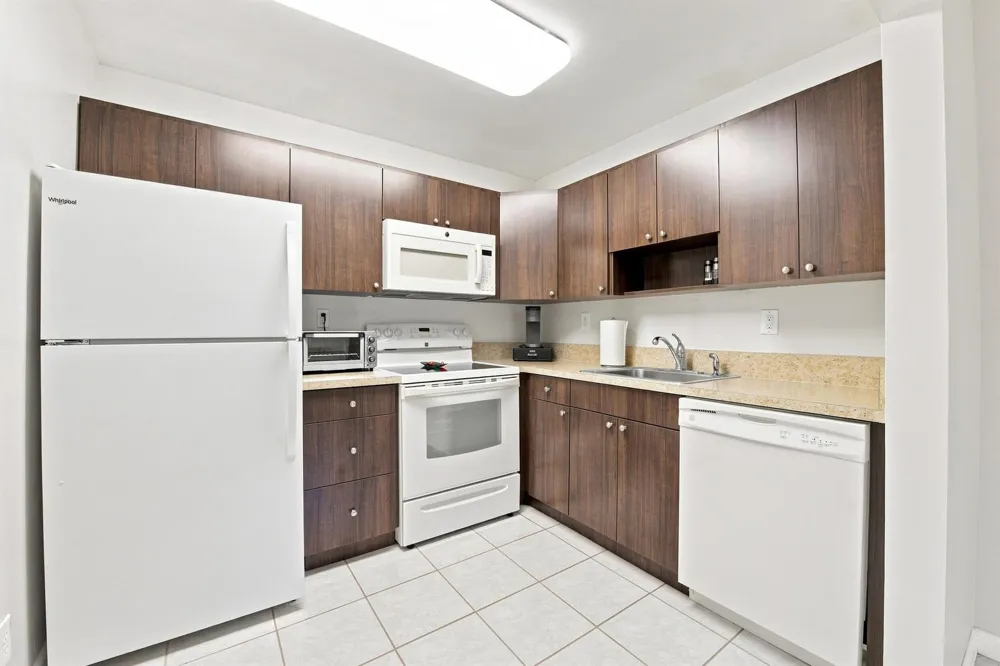 479 Burgundy J Delray Beach, FL 33484