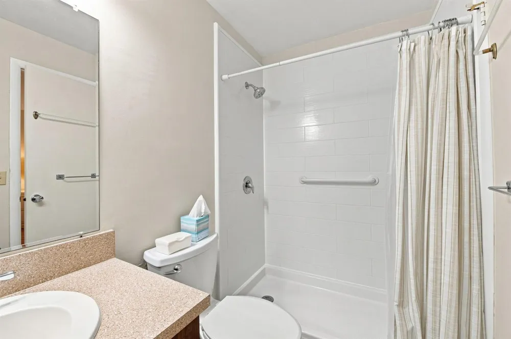 479 Burgundy J Delray Beach, FL 33484
