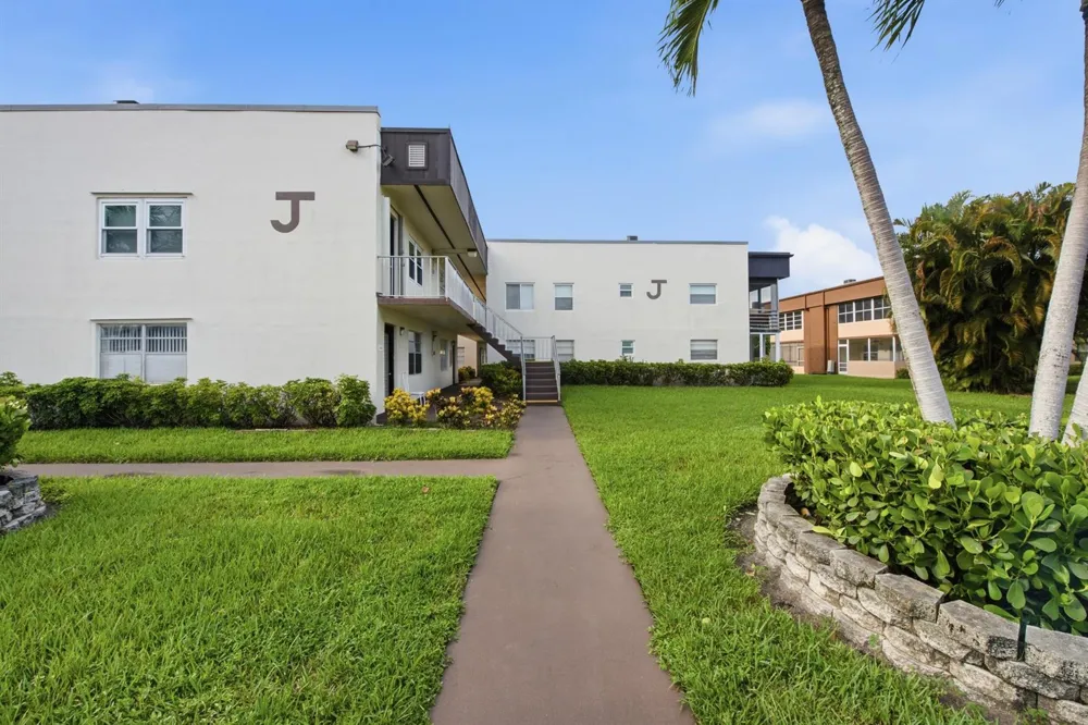 479 Burgundy J Delray Beach, FL 33484