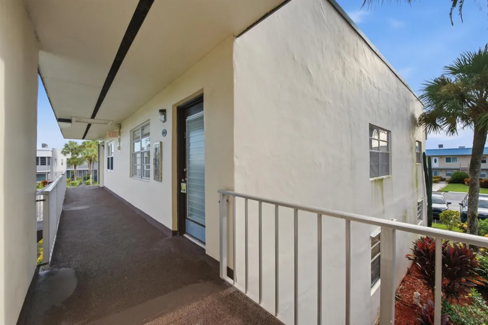 479 Burgundy J Delray Beach, FL 33484