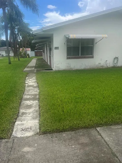 220 NE 1st Street #2