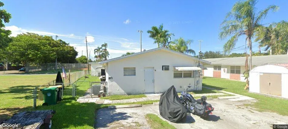 220 NE 1st Street #2 Dania Beach, FL 33004