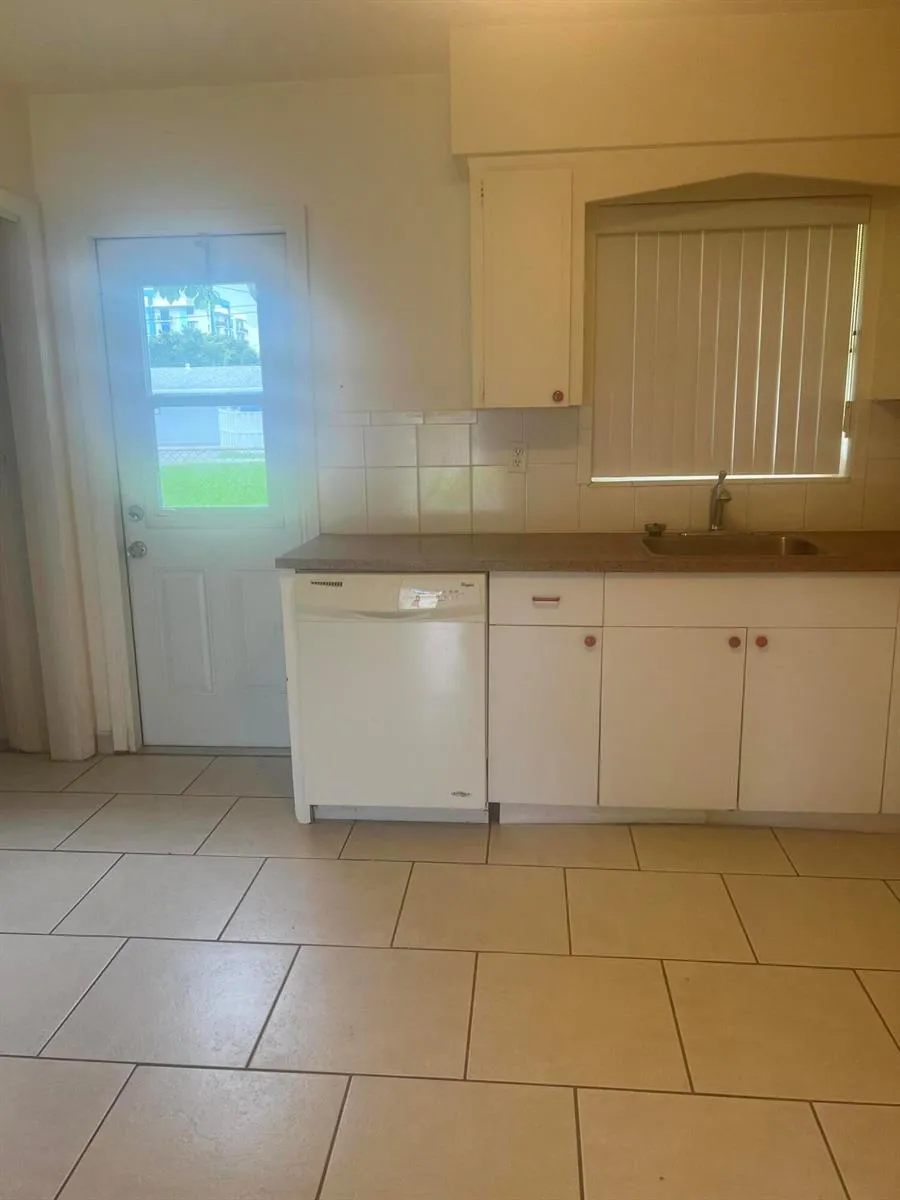 220 NE 1st Street #2 Dania Beach, FL 33004