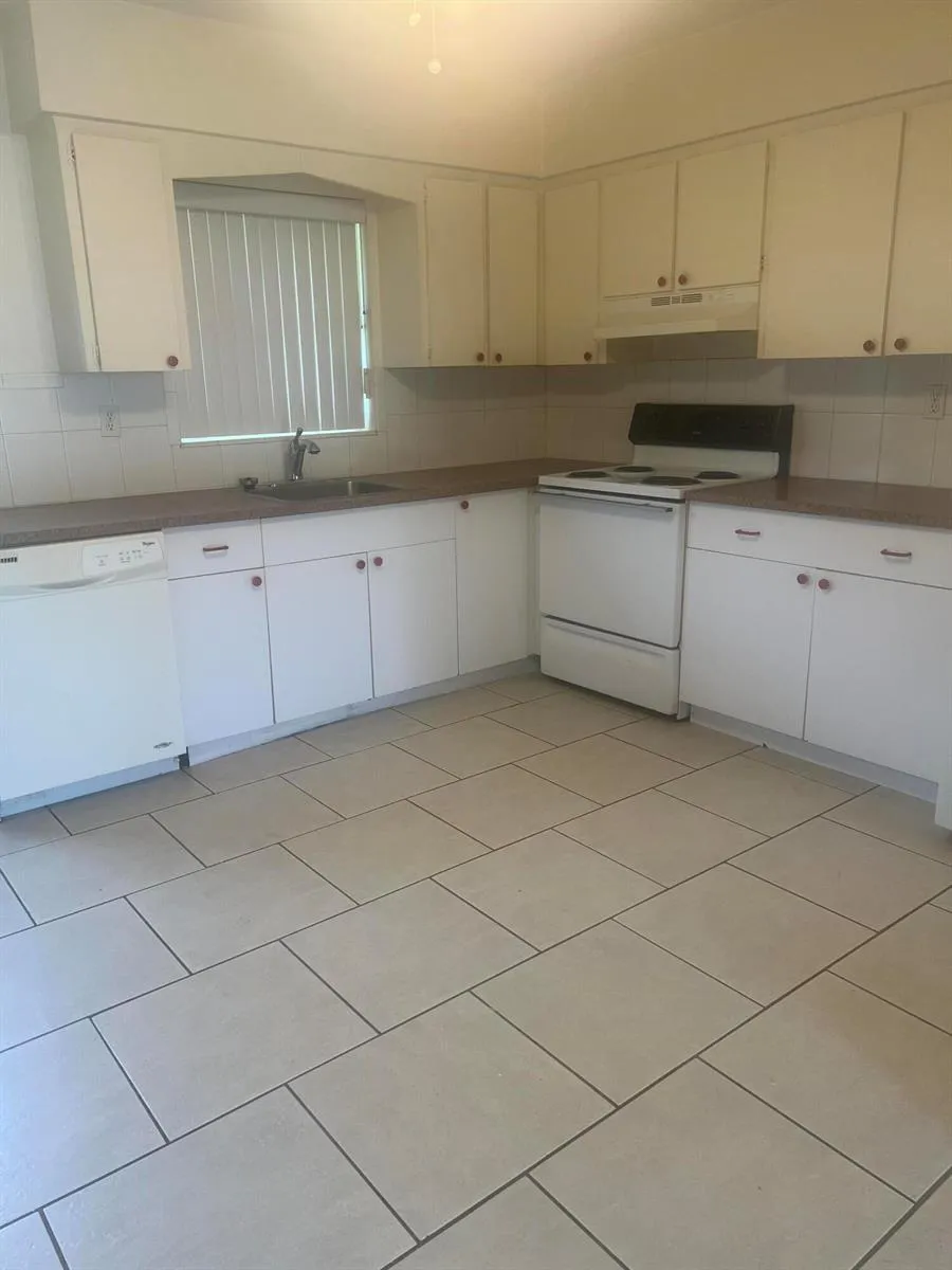 220 NE 1st Street #2 Dania Beach, FL 33004