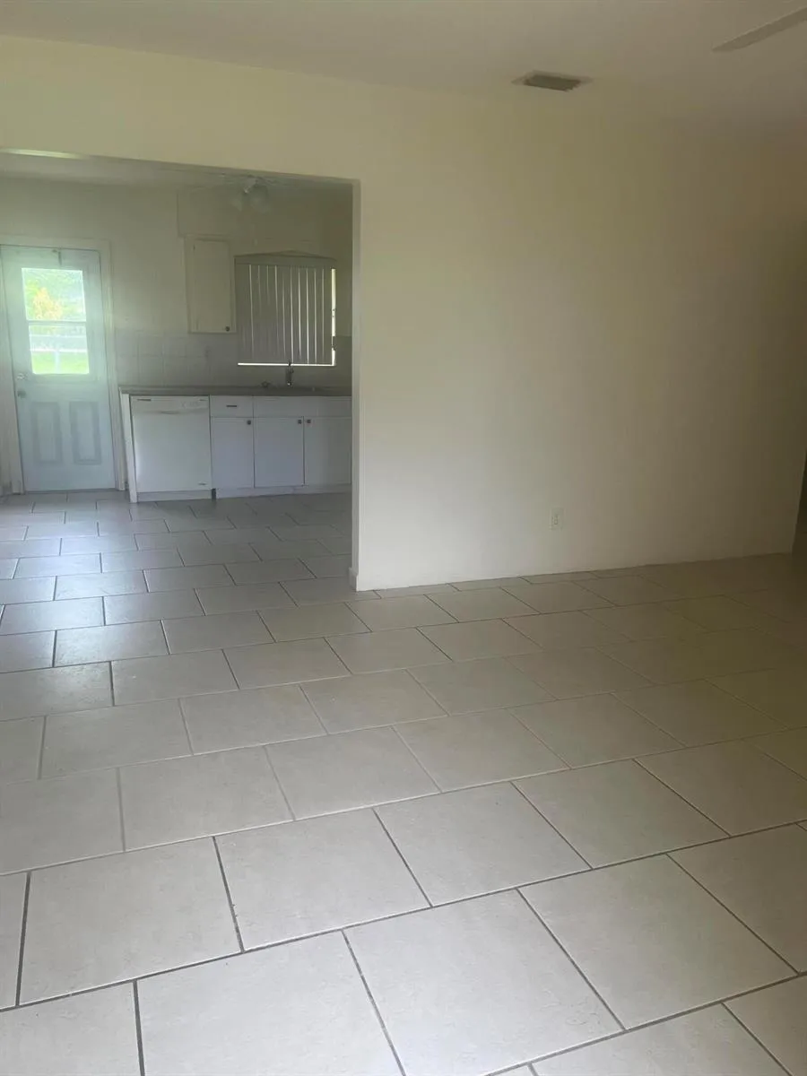 220 NE 1st Street #2 Dania Beach, FL 33004