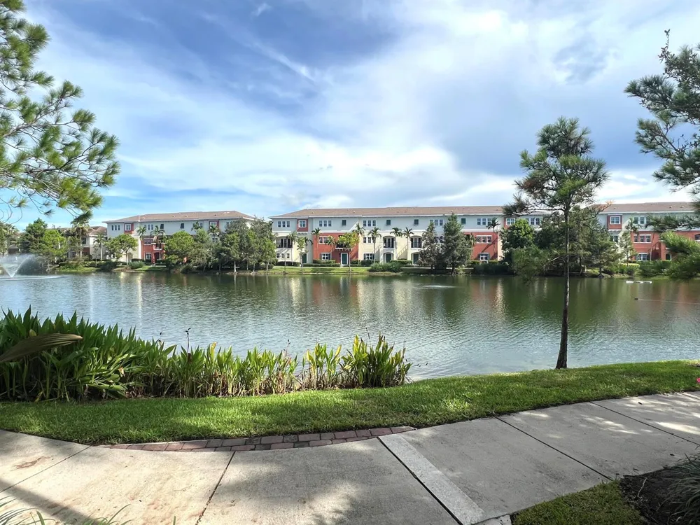 219 SW 7th Street Pompano Beach, FL 33060