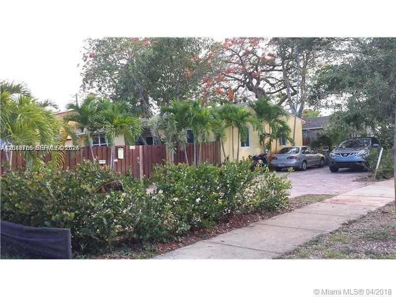 1926 RODMAN #2 Hollywood, FL 33020