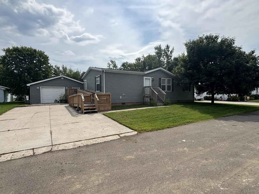 3835 Kingsridge Street Blackman Charter Township, MI 49201