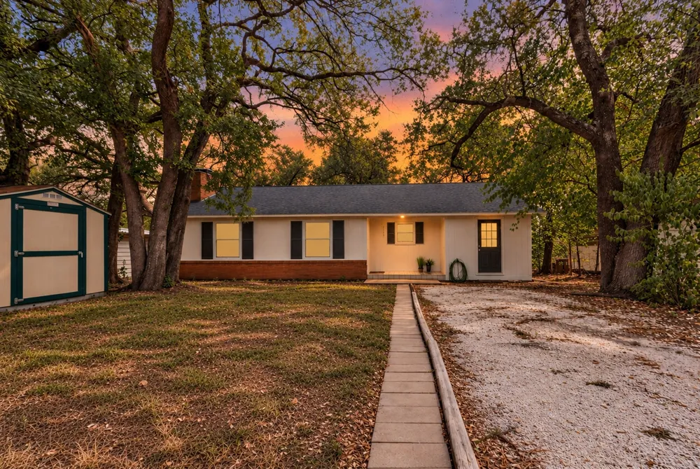 18221 Ledge Street Jonestown, TX 78645