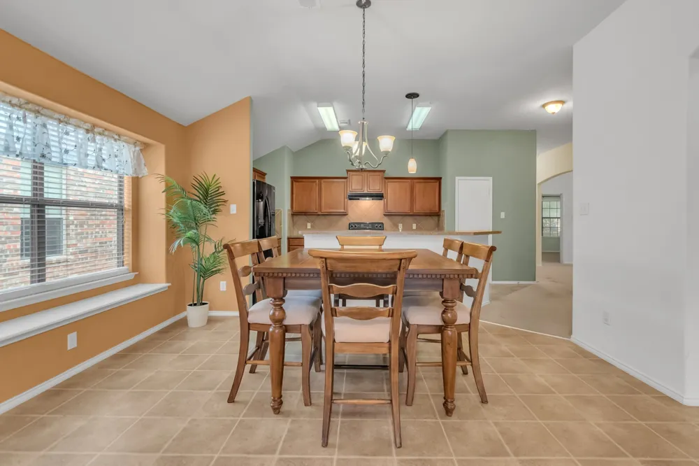 12117 Bellegrove Road Burleson, TX 76028