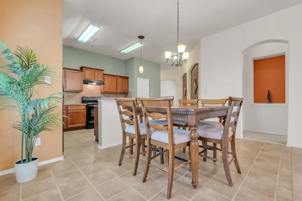 12117 Bellegrove Road Burleson, TX 76028
