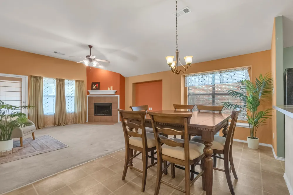 12117 Bellegrove Road Burleson, TX 76028