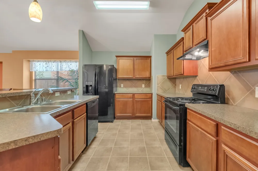 12117 Bellegrove Road Burleson, TX 76028