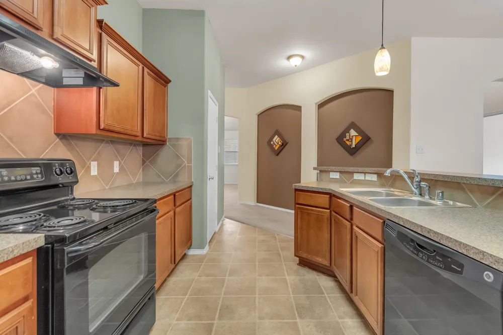 12117 Bellegrove Road Burleson, TX 76028